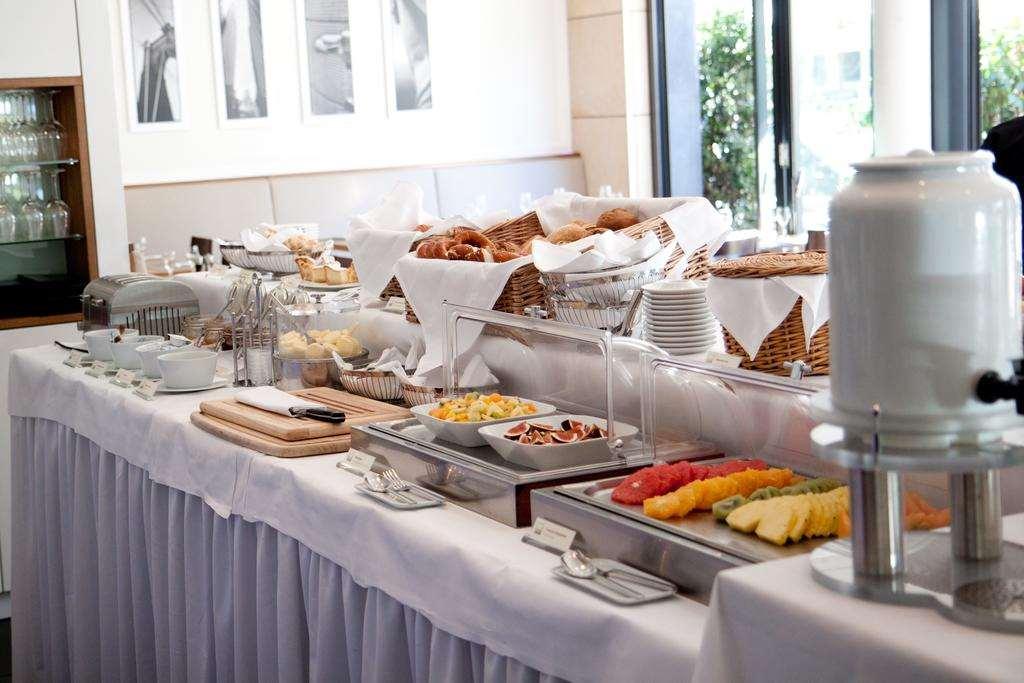 היידלברג Qube Hotel Bahnstadt מסעדה תמונה